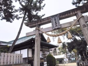 素戔嗚尊神社。通称江坂神社の鳥居