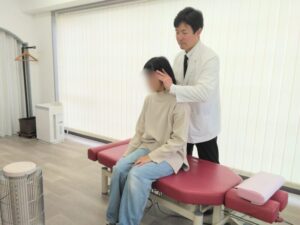 頭や首の動きの検査