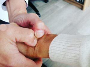 緑地公園すぐの整体、まほろばカイロで腱鞘炎の施術