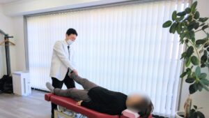 豊中市緑地公園駅徒歩２分のまほろばカイロプラクティックでは、腰痛の施術も行っています。