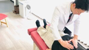 豊中市緑地公園駅２分の整体、まほろばカイロプラクティックの院長の優しくソフトな施術